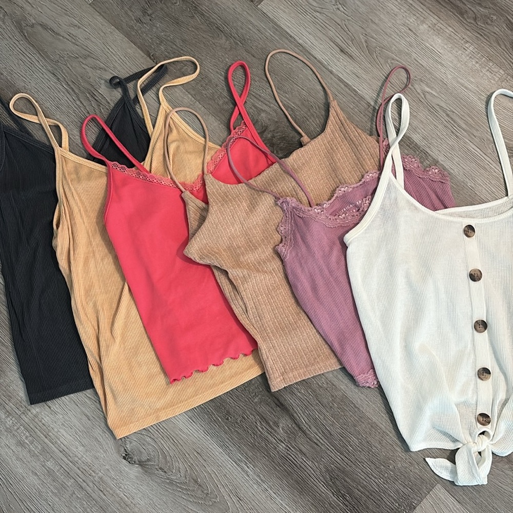 American Eagle Tank Tops Bundle